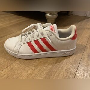 Adidas Women’s Pink & White Sneaker size 9.5